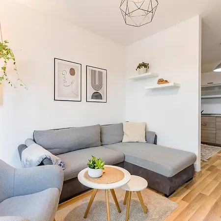 Апартаменты Slovakia Modern Jegeho Retreat *